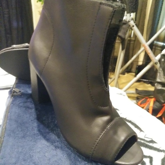 Womens Gorgeous Peeptoe Booties Black size 39 - Picture 2 of 5